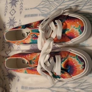 Girls size 12 Tie-Dye Mudd Sneakers Worn 1 time